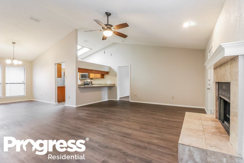 2917 Highlawn Ter - Photo 3 of 16