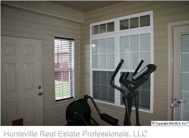 1015 Scarlet Woods - Photo 3 of 12