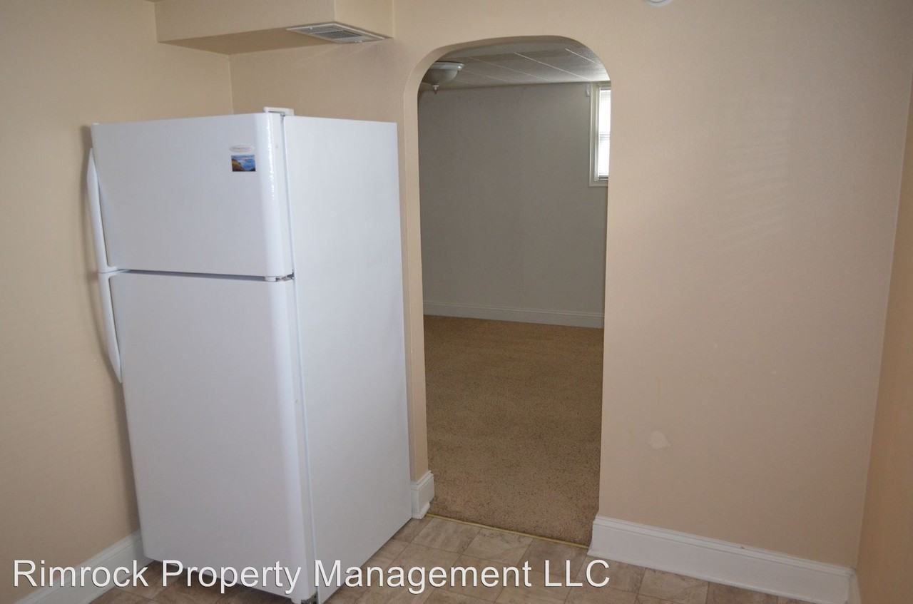 1014 Avenue D - Photo 3 of 8