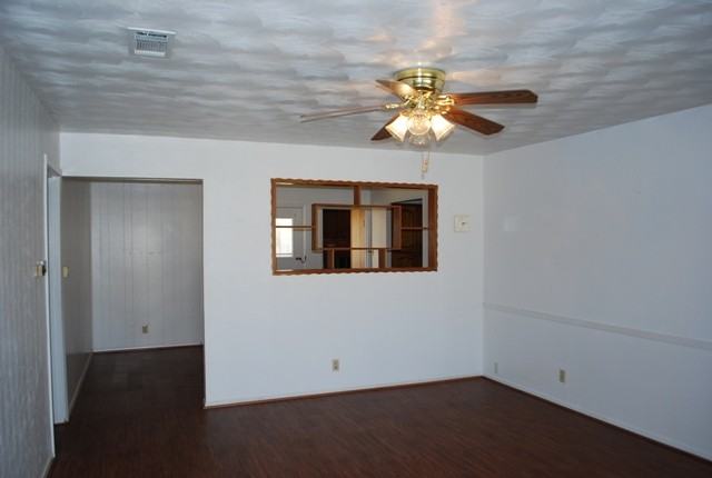 124 Oakhurst Dr - Photo 3 of 6