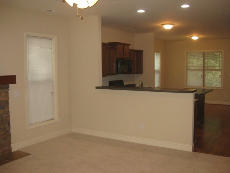 84 Ashby Dr - Photo 2 of 20