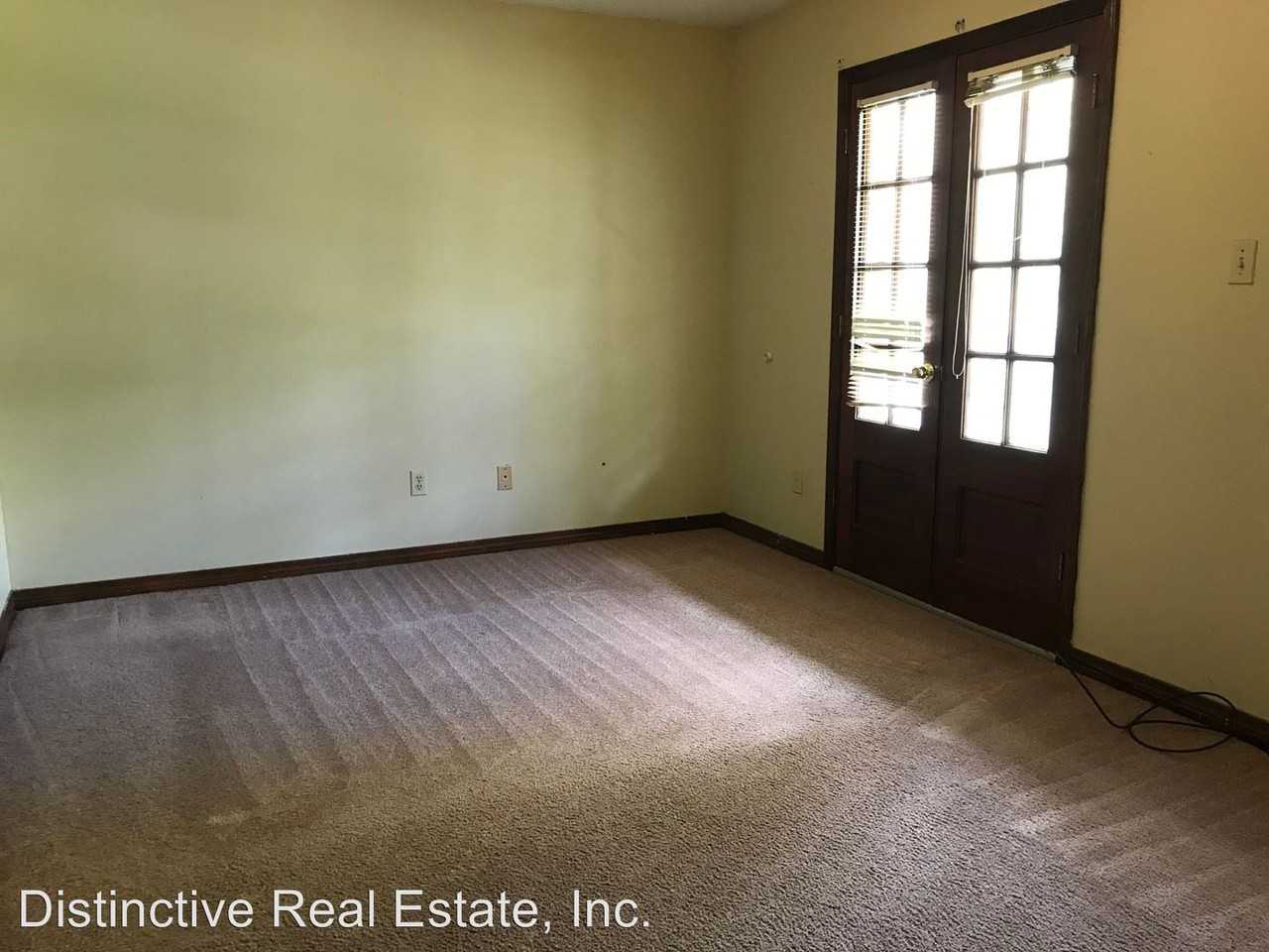 Savannah - Photo 2 of 17