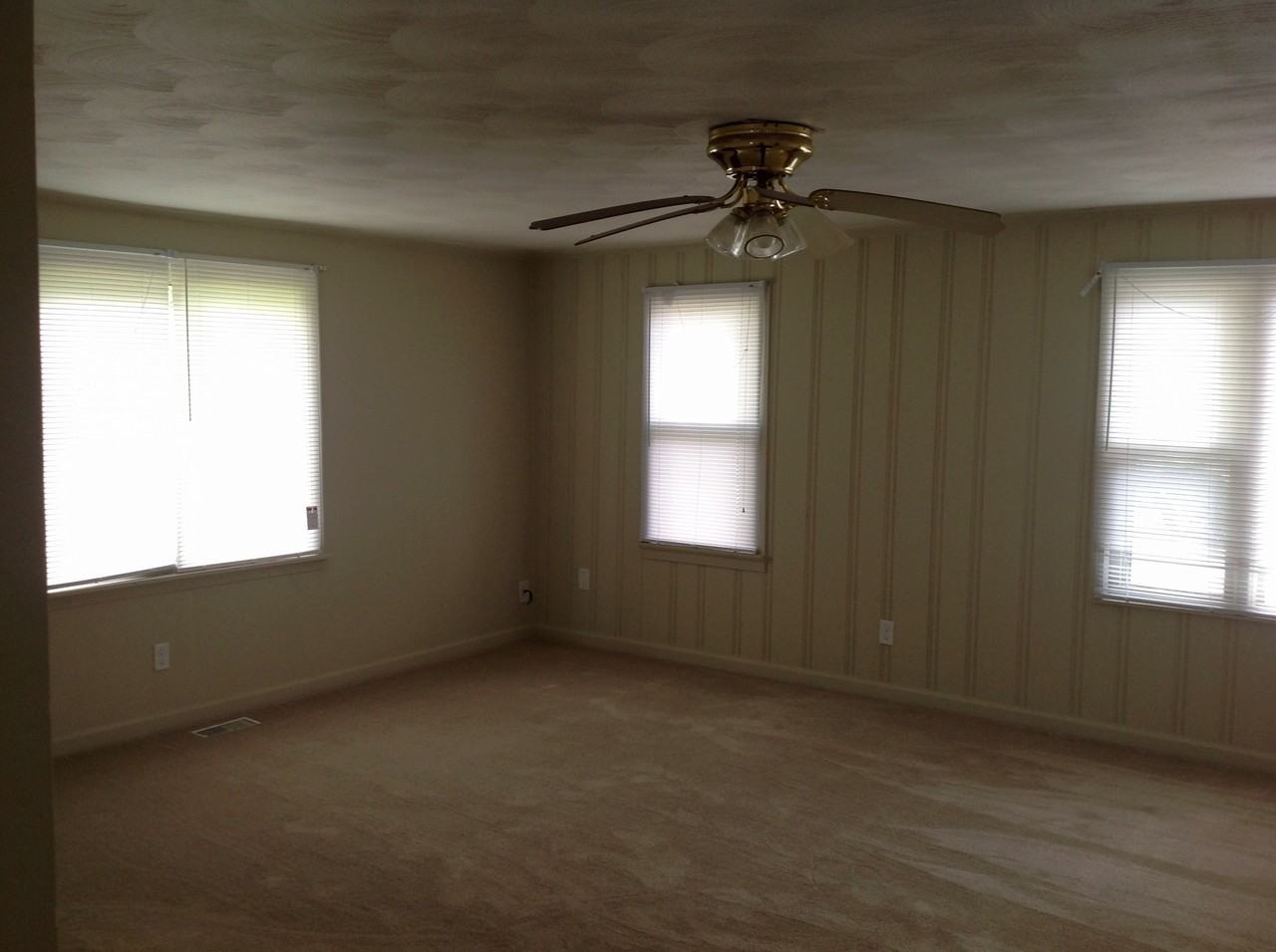 4819 W Beecher St - Photo 2 of 13