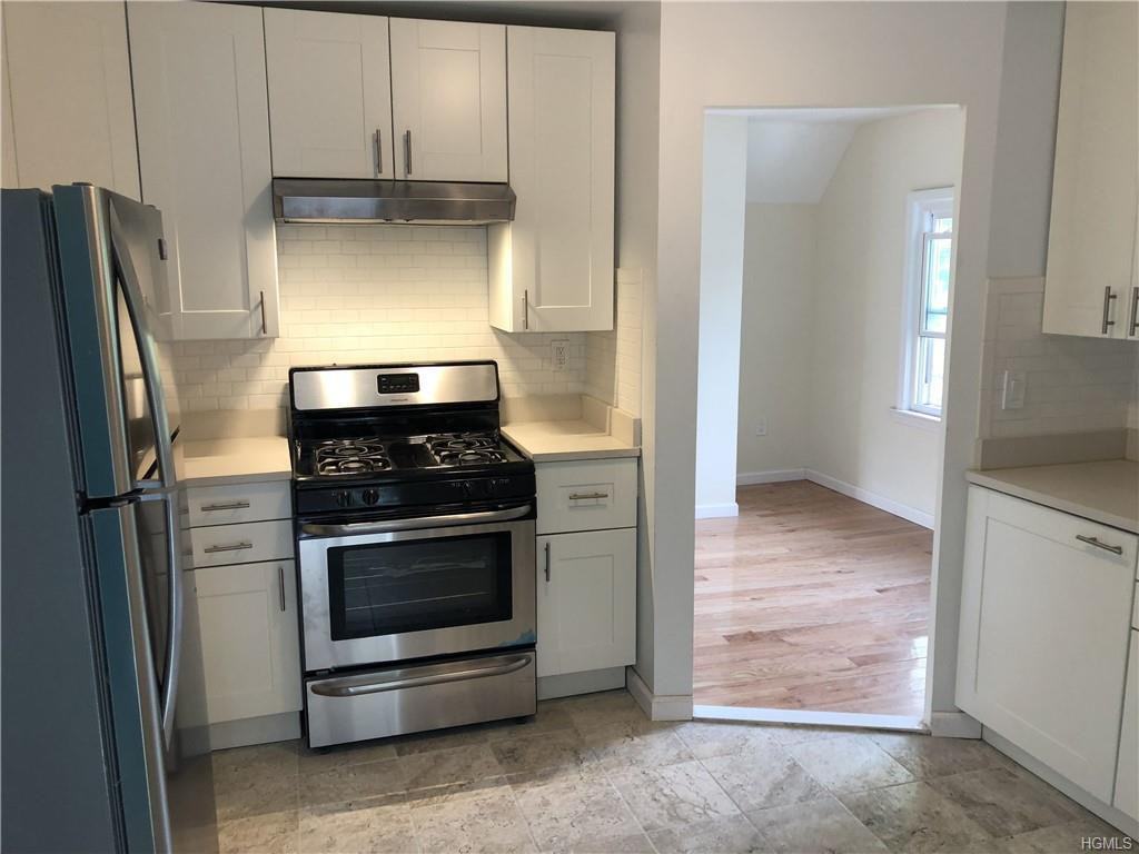 12 Dell St #3rd Floor - Photo 3 of 9