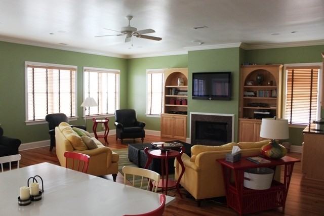 609 Ocean Blvd - Photo 3 of 20