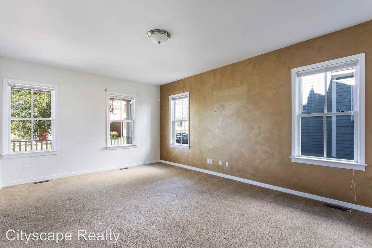 1308 Decatur St - Photo 2 of 12