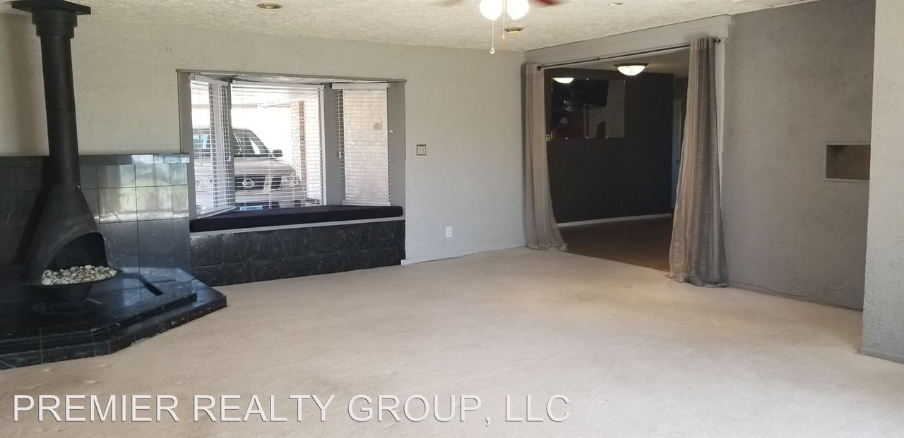 5805 Trent Ave - Photo 3 of 24
