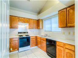 15706 Wildwood Lake Dr - Photo 3 of 12