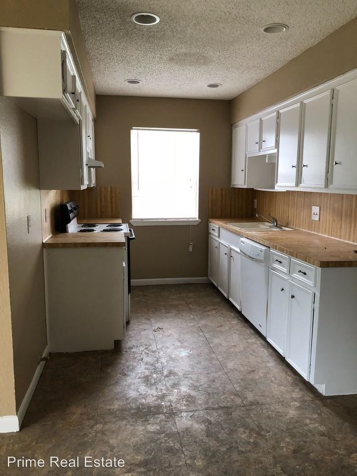 4029 Brownwood Cir - Photo 2 of 6