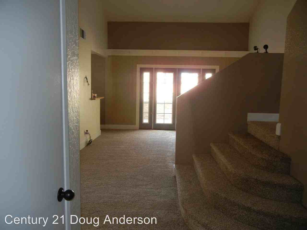 2043 Lightcap St - Photo 2 of 18