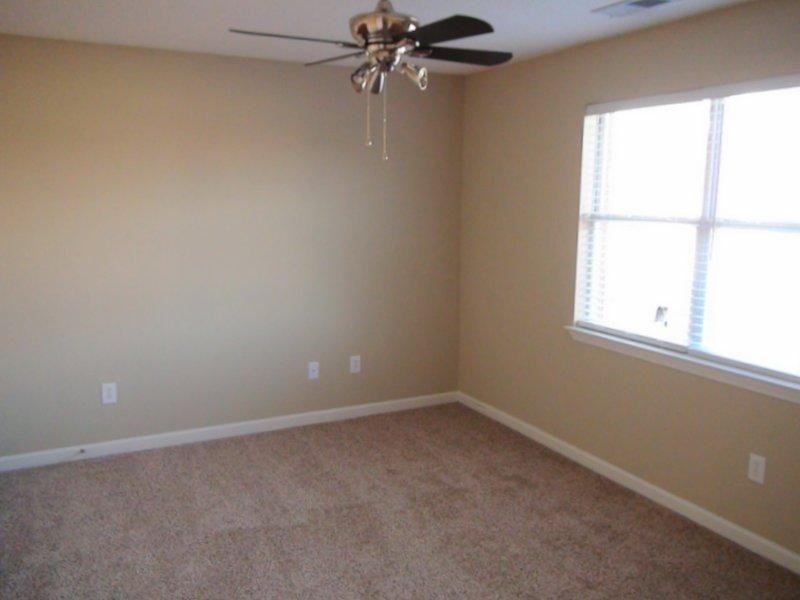 1030 - 1040 Grubbs Ave - Photo 2 of 16