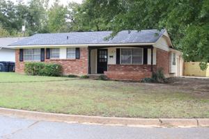 featured image of 700 Woodland Way
