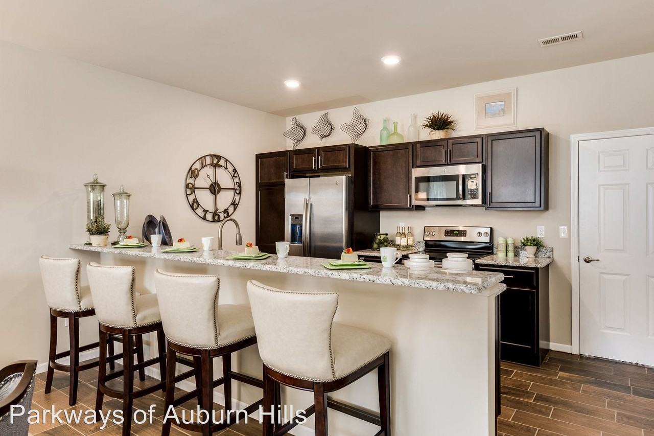 124 Optimist Court - Photo 3 of 10