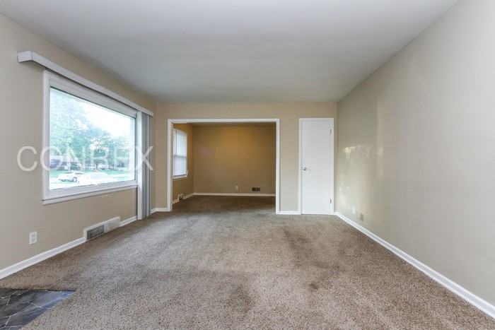 115 N Mitchner Ave - Photo 2 of 8
