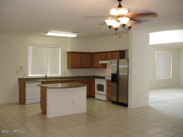 3211 W Lynne Ln - Photo 2 of 20