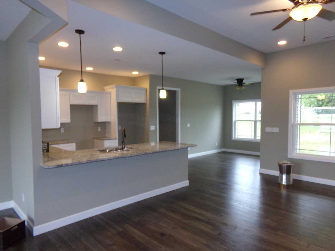 15409 Allegiance Ave - Photo 2 of 10