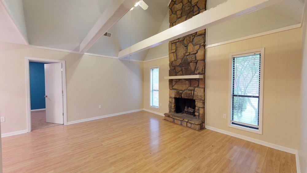 3935 Clover Hill Dr - Photo 3 of 11