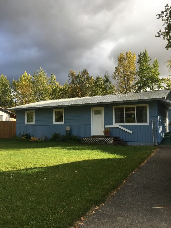 16446 Davis St - Photo 2 of 13