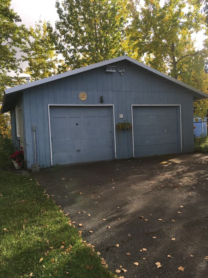 16446 Davis St - Photo 3 of 13