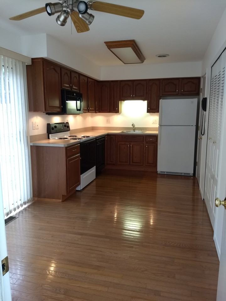 7189 Hart St #M - Photo 2 of 15