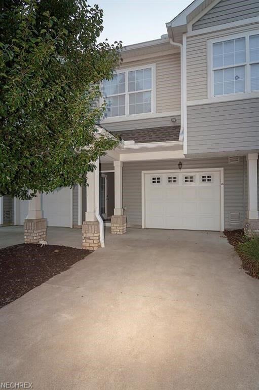 504 Robin Wood Ln - Photo 2 of 35