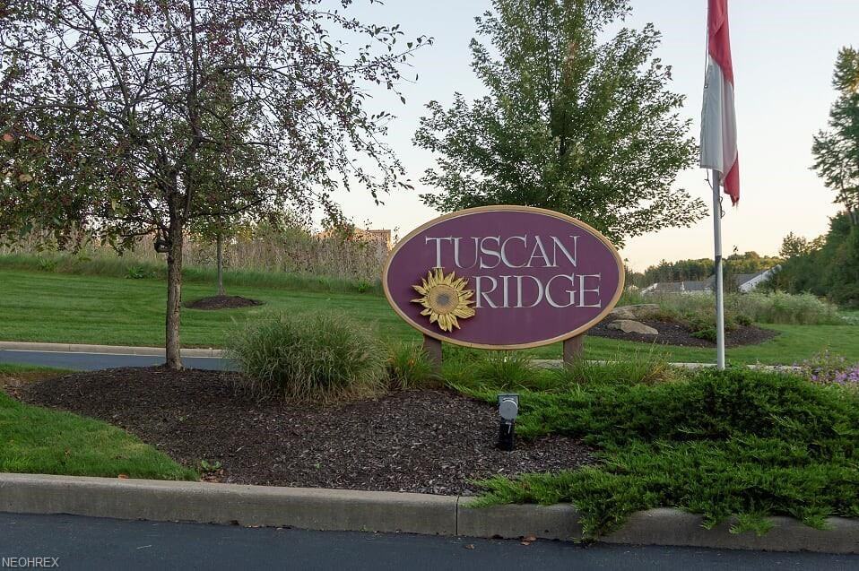 504 Robin Wood Ln - Photo 3 of 35