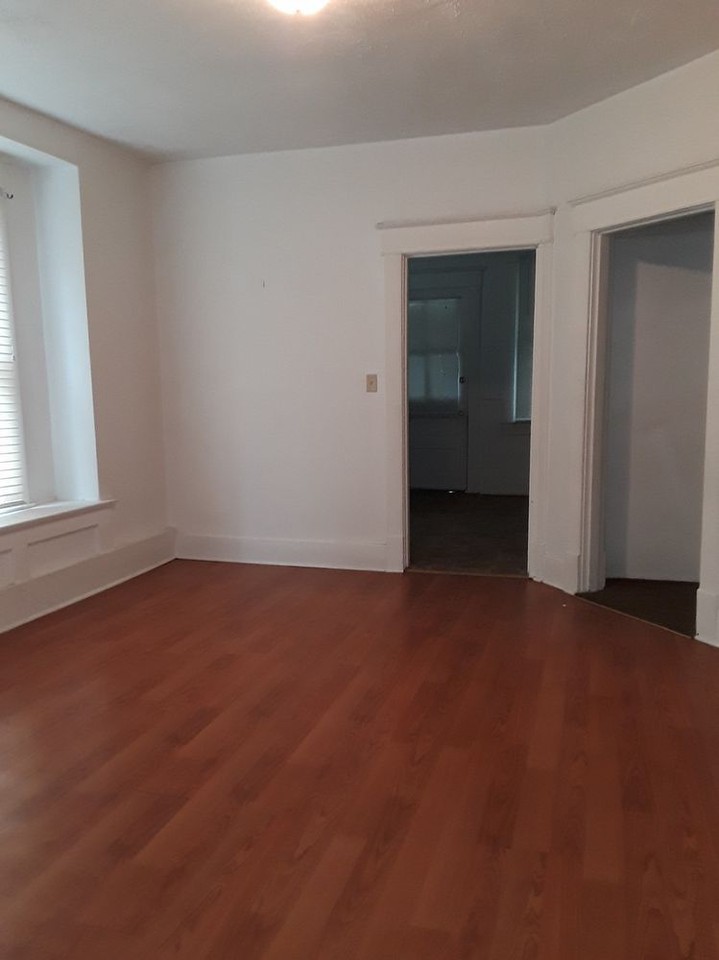 210 N 38th St - Photo 2 of 15