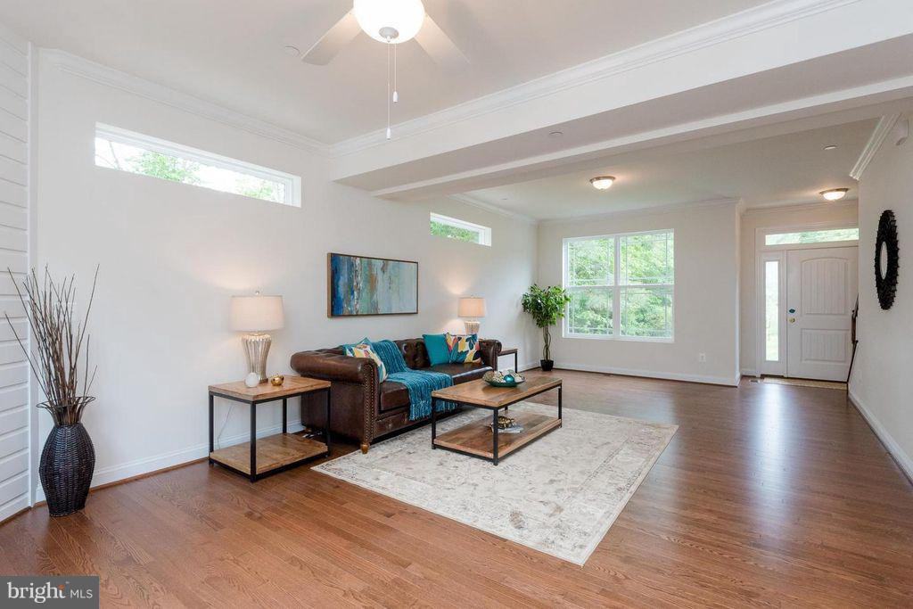 1051 Carrs Wharf Rd - Photo 3 of 20