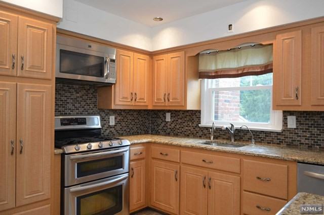 4 Willow Ct - Photo 3 of 19