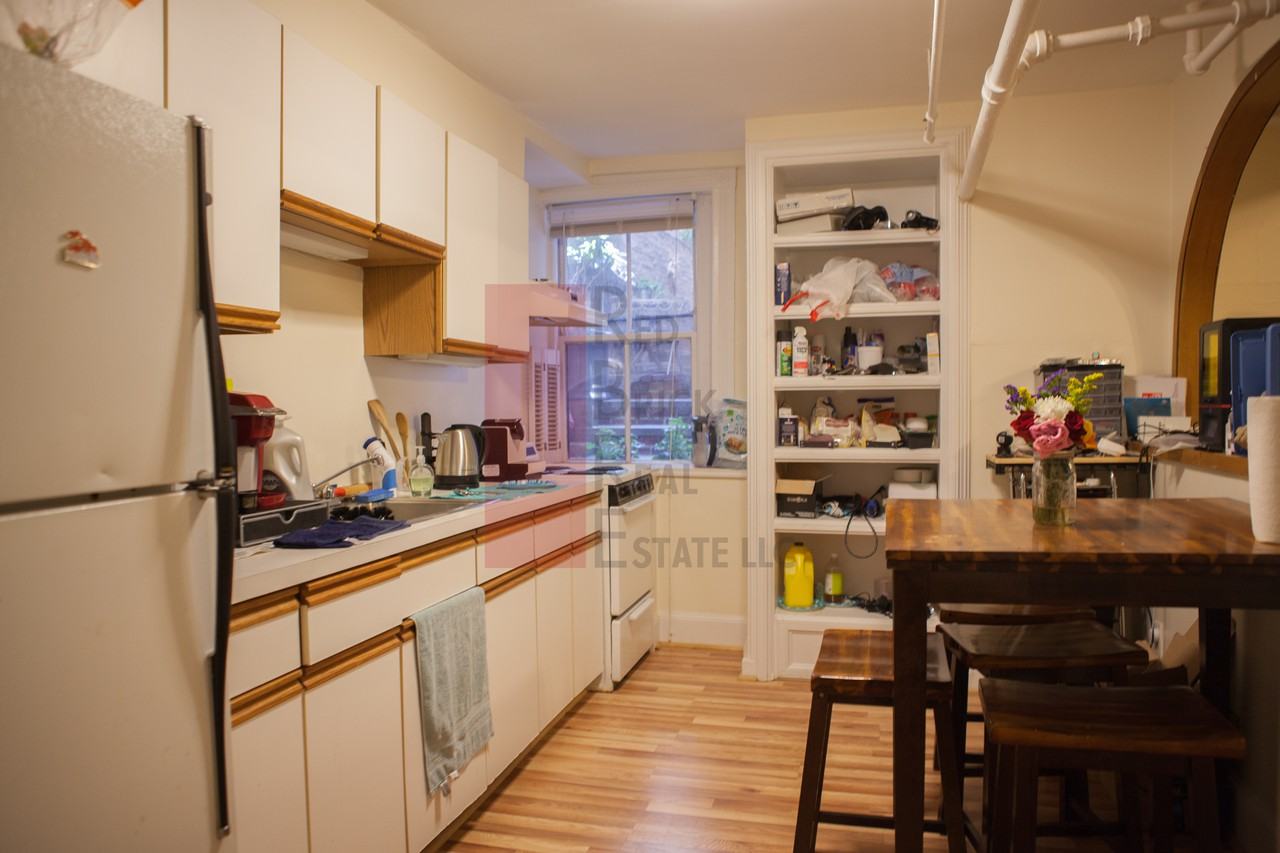 Cambridge St & Joy St #17