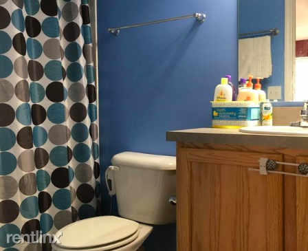 1434 Lakes Cir Dr - Photo 3 of 9