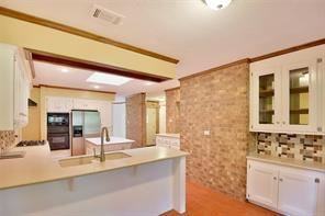 320 Rolling Hills Dr W - Photo 3 of 15