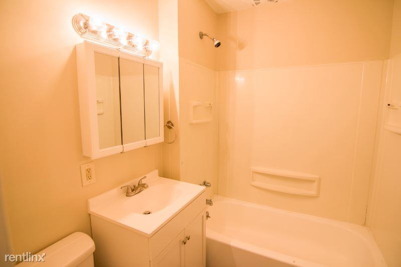 37724 2nd St - Photo 2 of 10