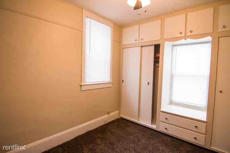 37724 2nd St - Photo 3 of 10