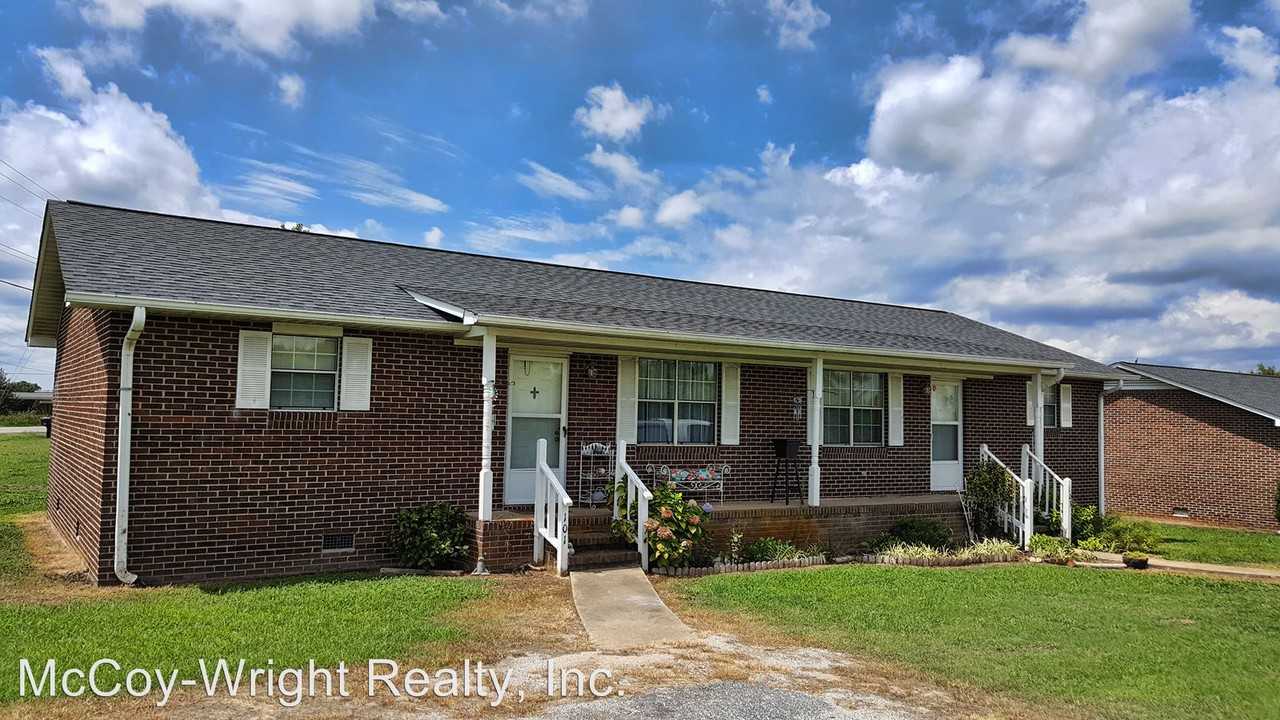 101-103 Teakwood Drive - Photo 3 of 20