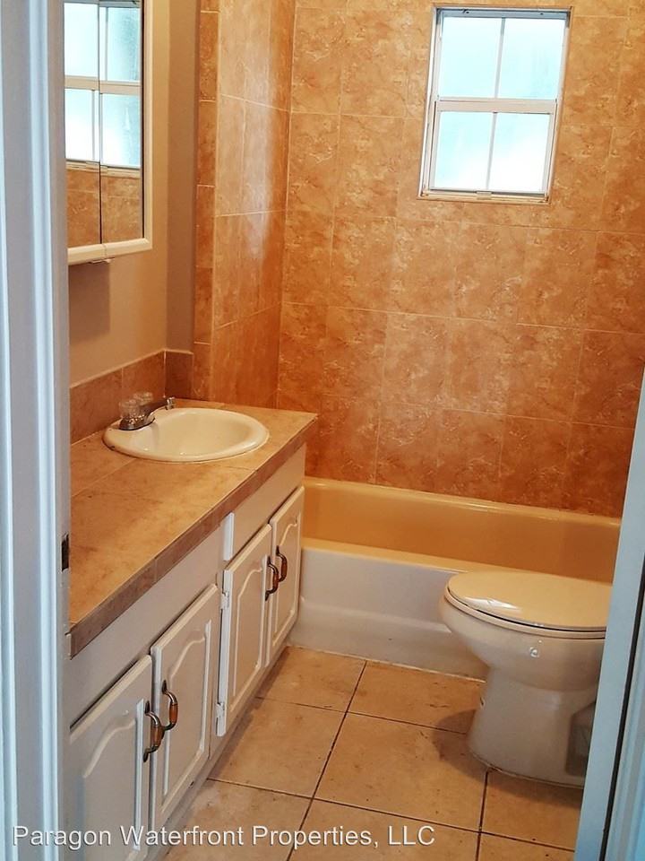 103 W North Bay St - Photo 3 of 13