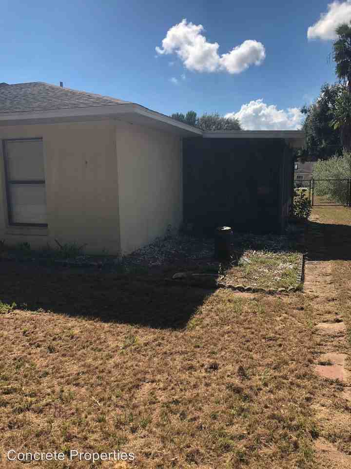 2433 Centennial Blvd - Photo 2 of 22