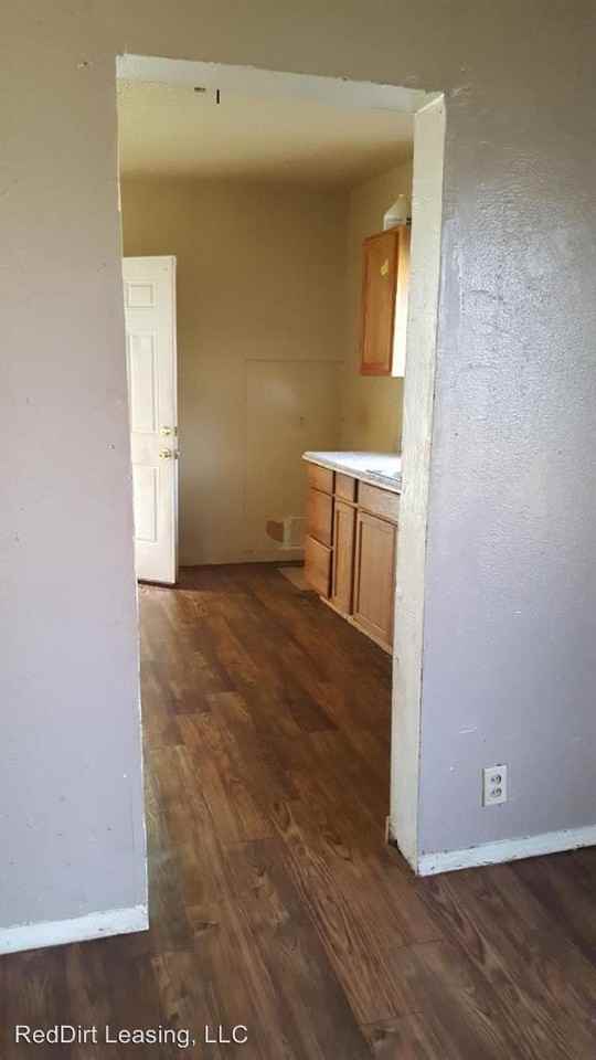 2221 SW 20th St - Photo 3 of 10