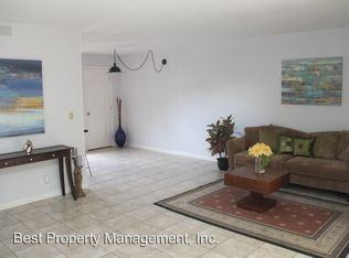 5706 Poplar Common - Photo 2 of 11