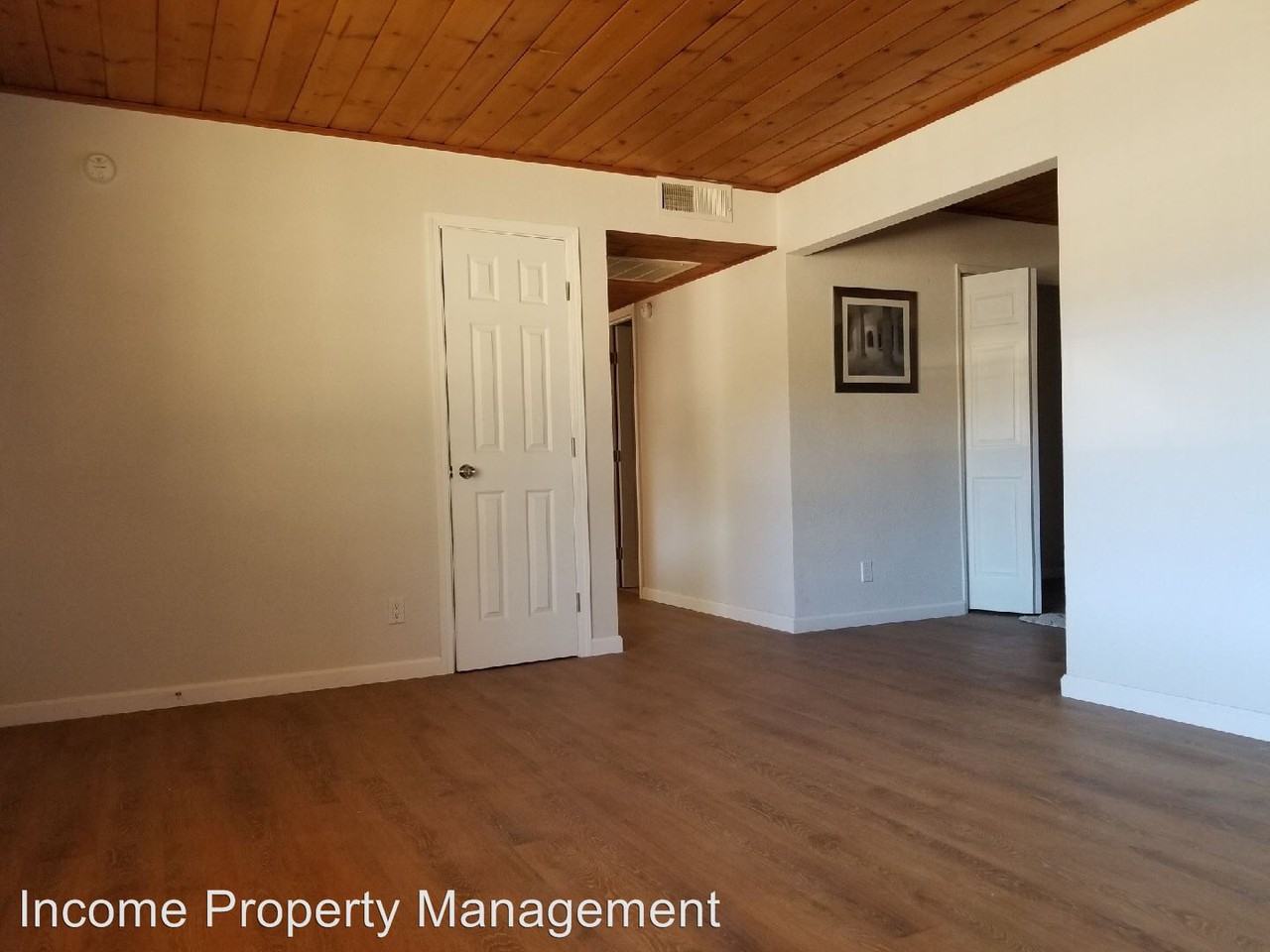 2829 Irwin Ave - Photo 3 of 28