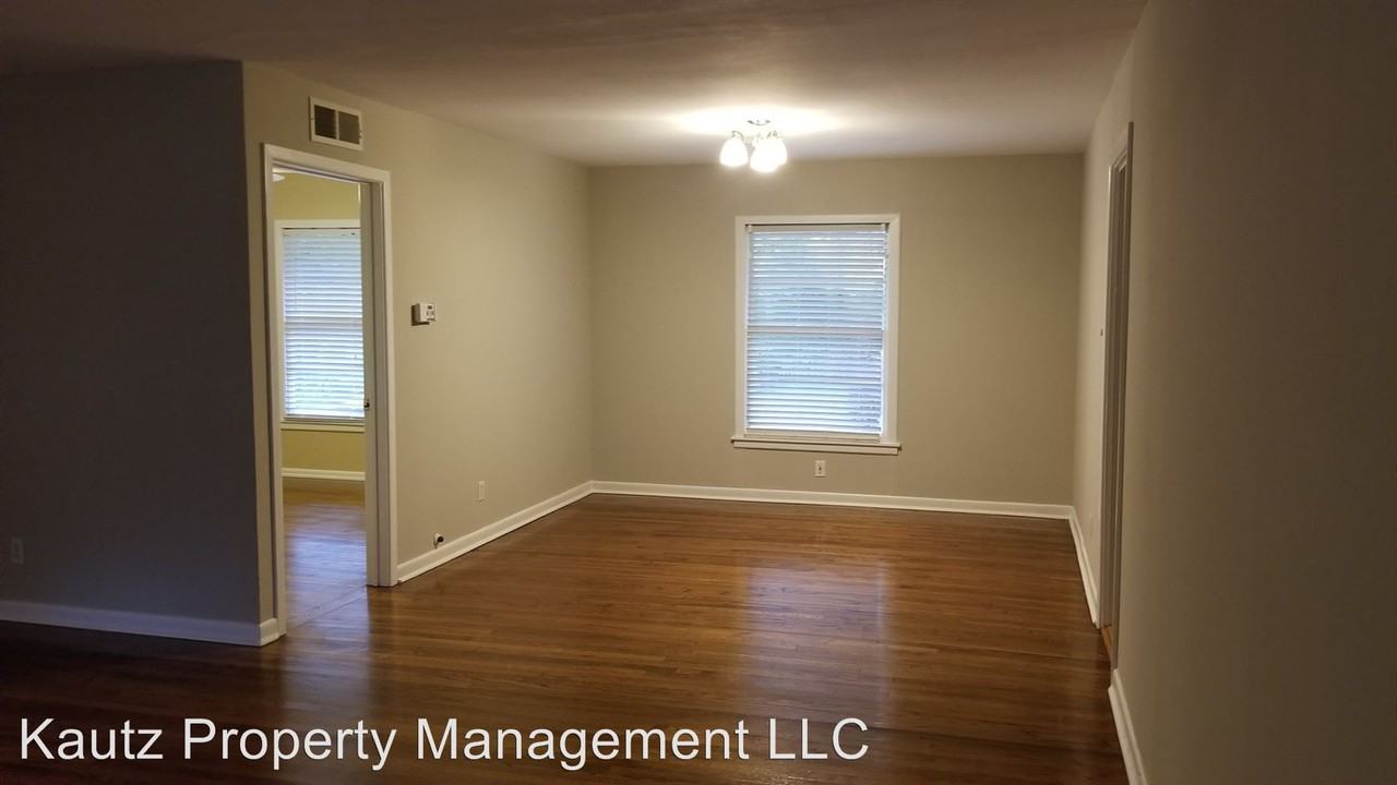 1114 Mockingbird Ln - Photo 3 of 10