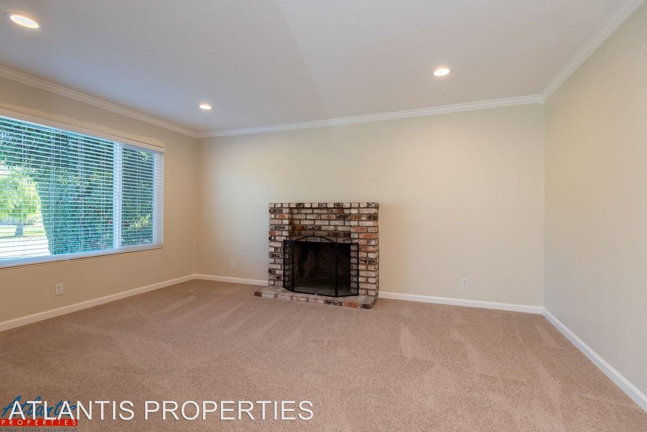 1885 Gillian Way - Photo 2 of 14