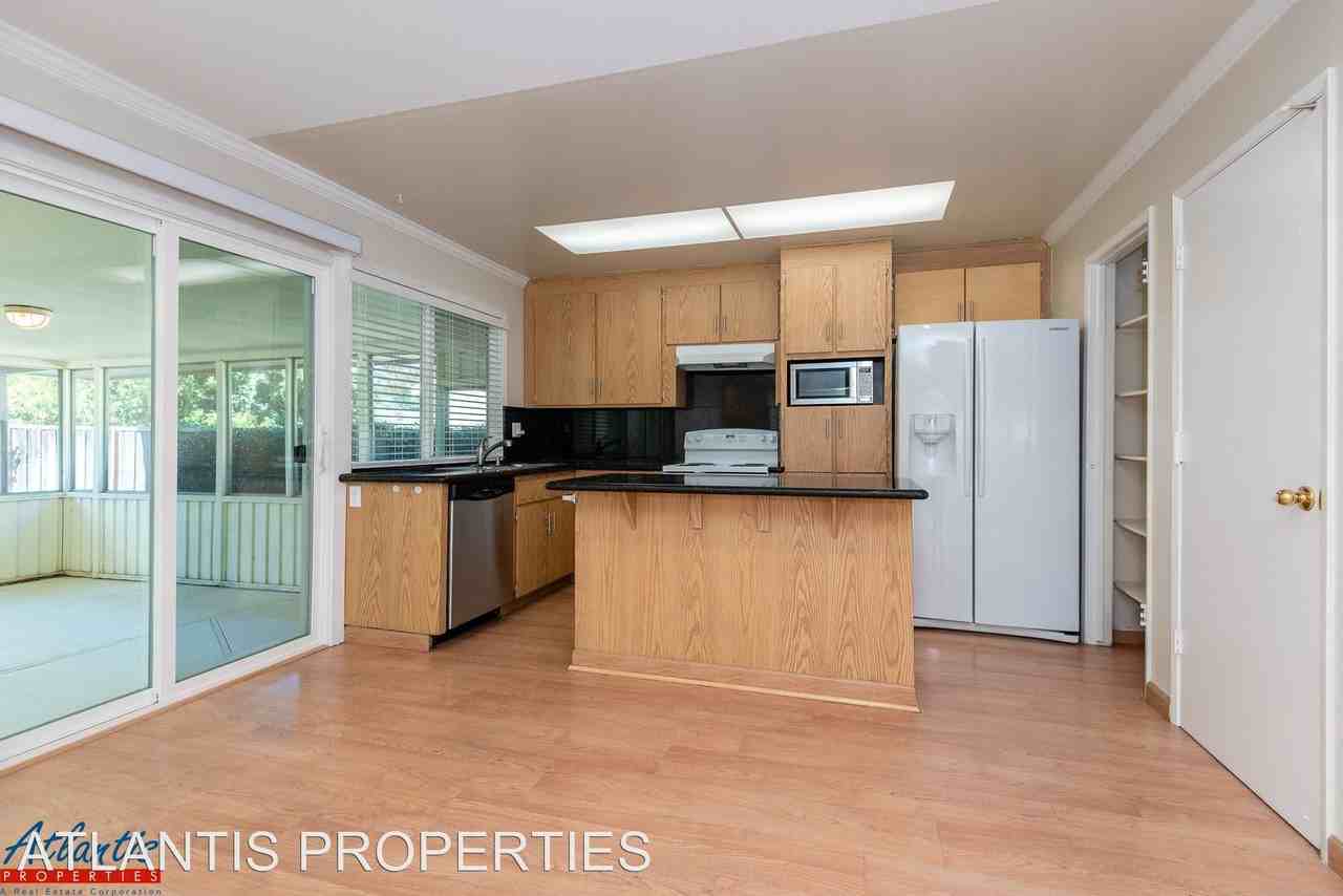 1885 Gillian Way - Photo 3 of 14