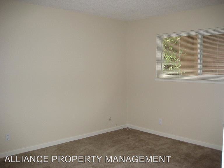 402 Pheasant Ln - Photo 2 of 5