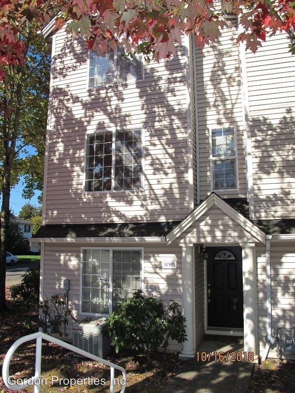 16901 NE Halsey St - Photo 2 of 34