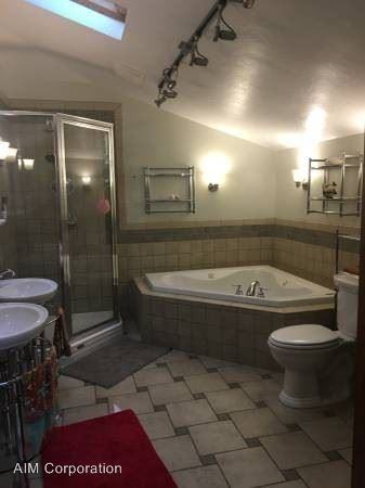 137 N Park St - Photo 2 of 33