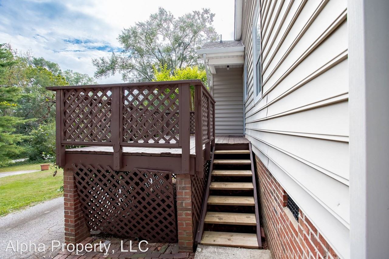 307 Gallivan St - Photo 3 of 19