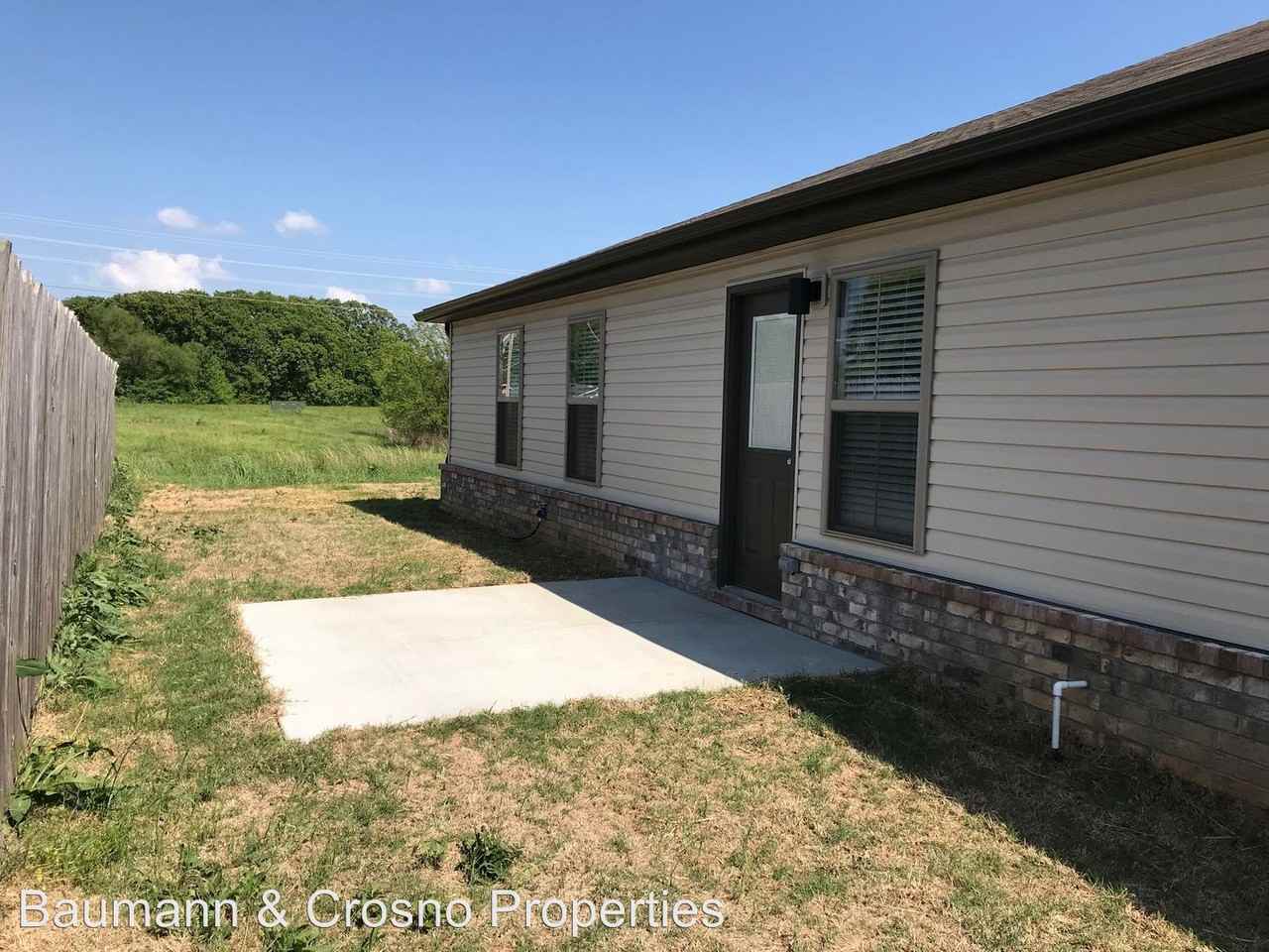 100 Broadhurst Cir - Photo 2 of 22