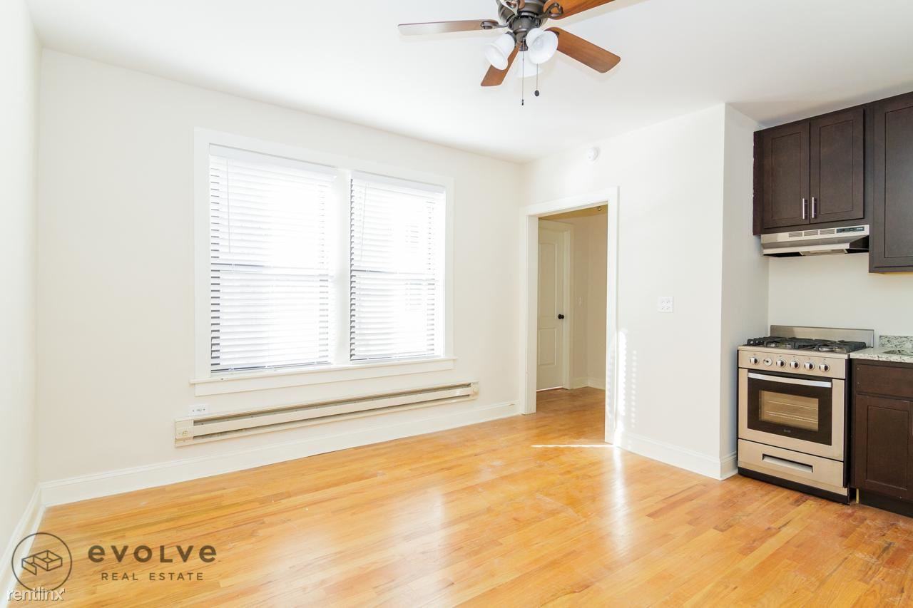 Apartments at 612 Patterson - Photo 3 of 12