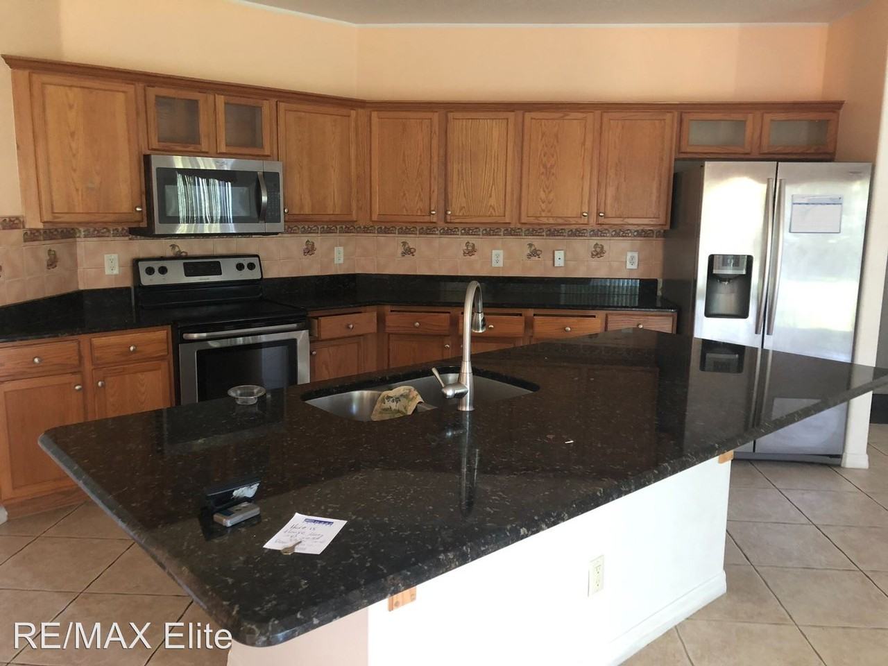 1991 Windbrook Dr - Photo 2 of 6